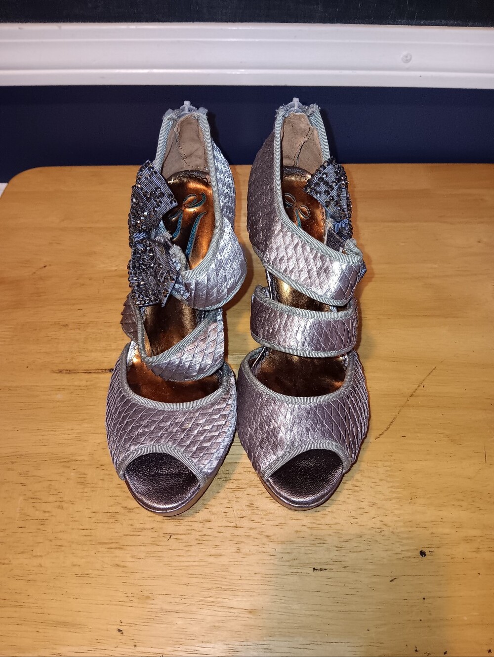 Poetic License Metallic Lavender Quilted Bow Peep-Toe Heels Size 7 1/2